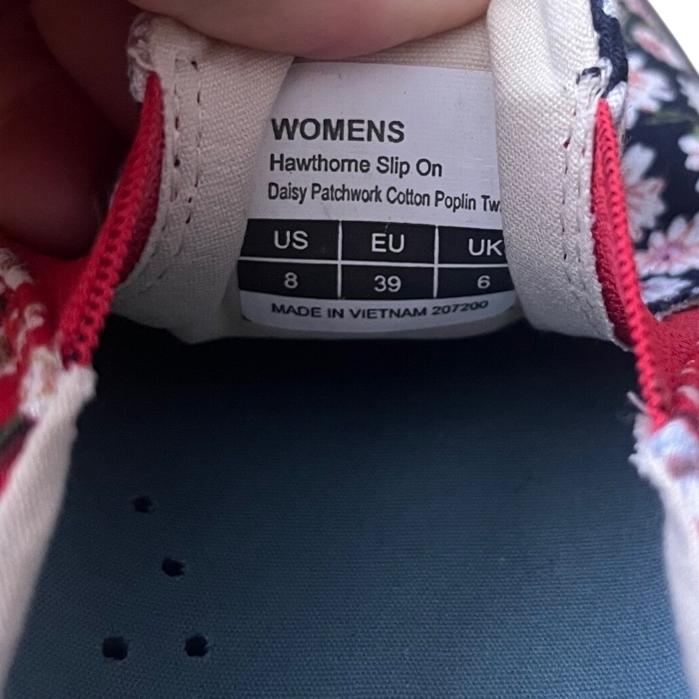 SeaVees Women's Hawthorne Slip On Sneakers Daisy Patchwork Floral Black Red Sz8 - Picture 7 of 8